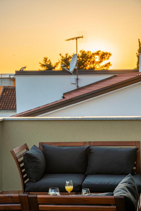 Charming Tale Apartments Modun19 Пировац Екстериор снимка