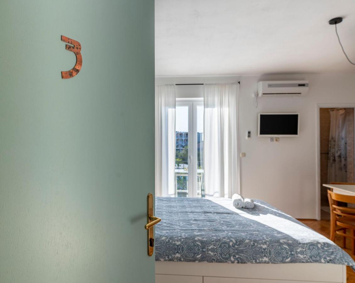 Charming Tale Apartments Modun19 Пировац Стая снимка
